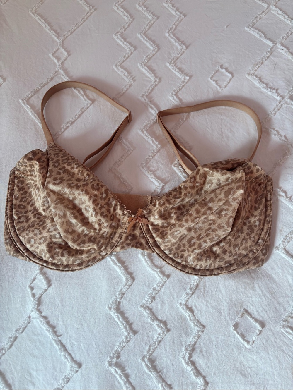 Victoria's Secret Leopard Print Underwire Bra in Tan and Brown